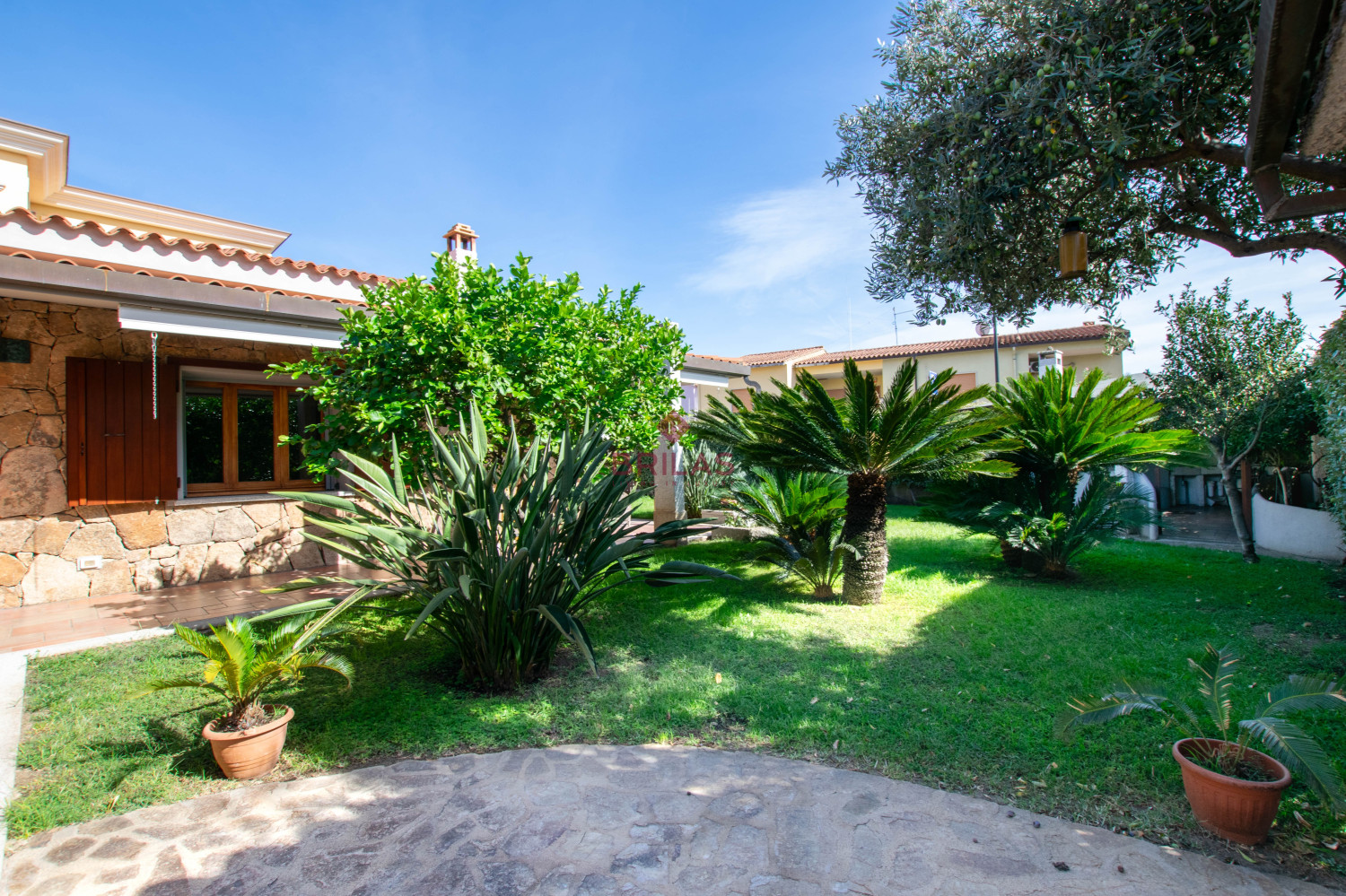 Villa Indipendente a Olbia: Un\'oasi di tranquillità e spazio