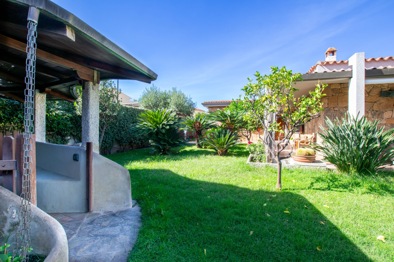 Villa Indipendente a Olbia: Un\'oasi di tranquillità e spazio