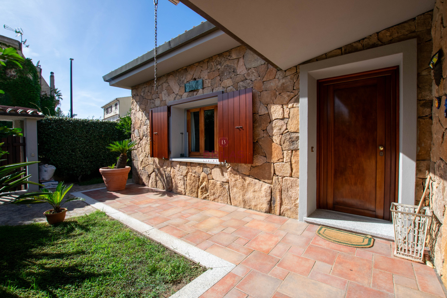 Villa Indipendente a Olbia: Un\'oasi di tranquillità e spazio