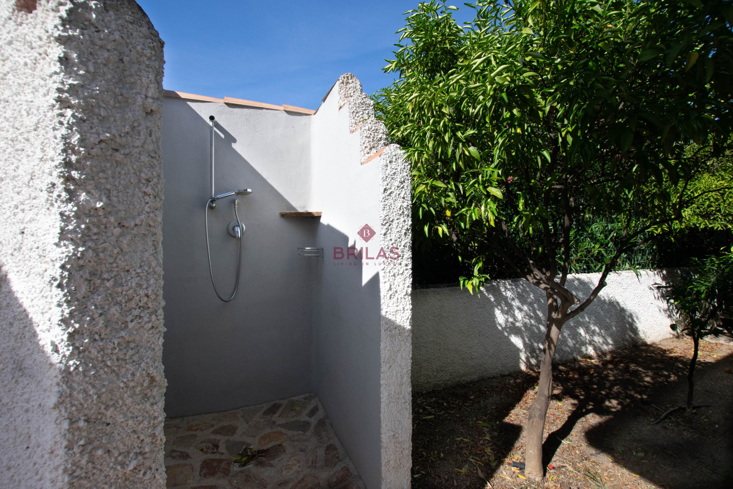 Villa Indipendente a Olbia: Un\'oasi di tranquillità e spazio