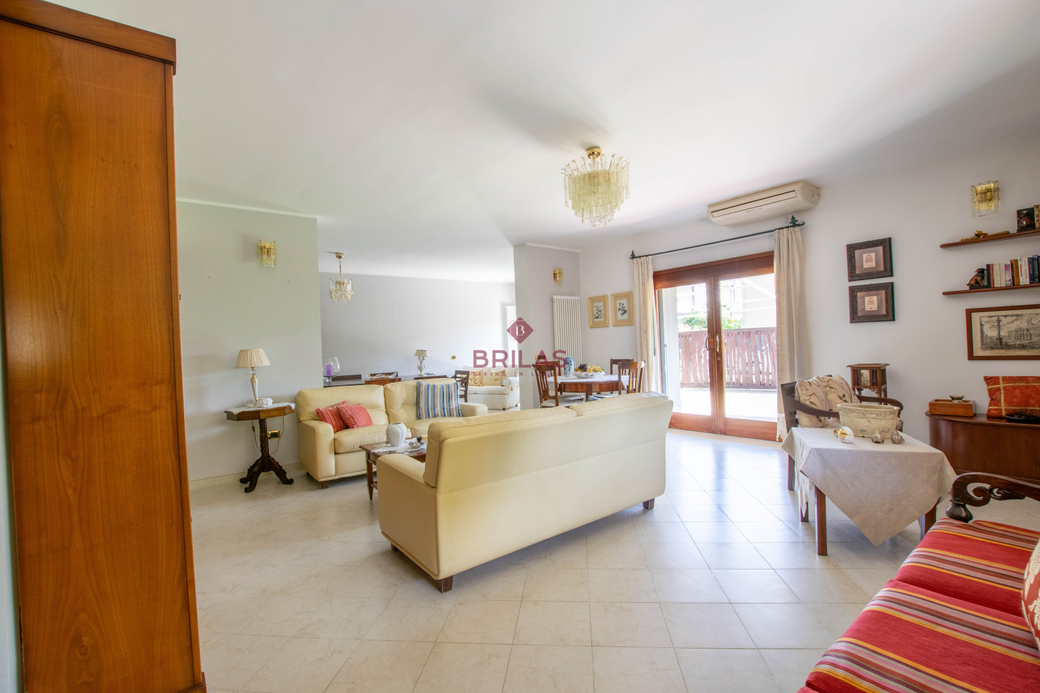 Villa Indipendente a Olbia: Un\'oasi di tranquillità e spazio