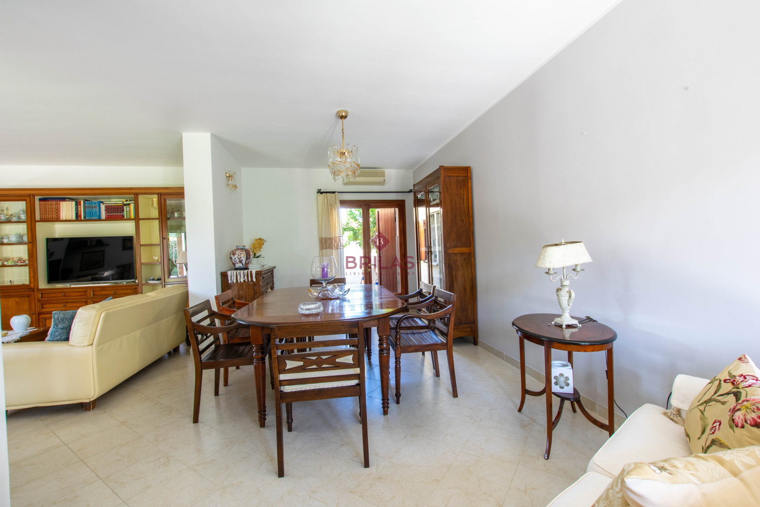 Villa Indipendente a Olbia: Un\'oasi di tranquillità e spazio