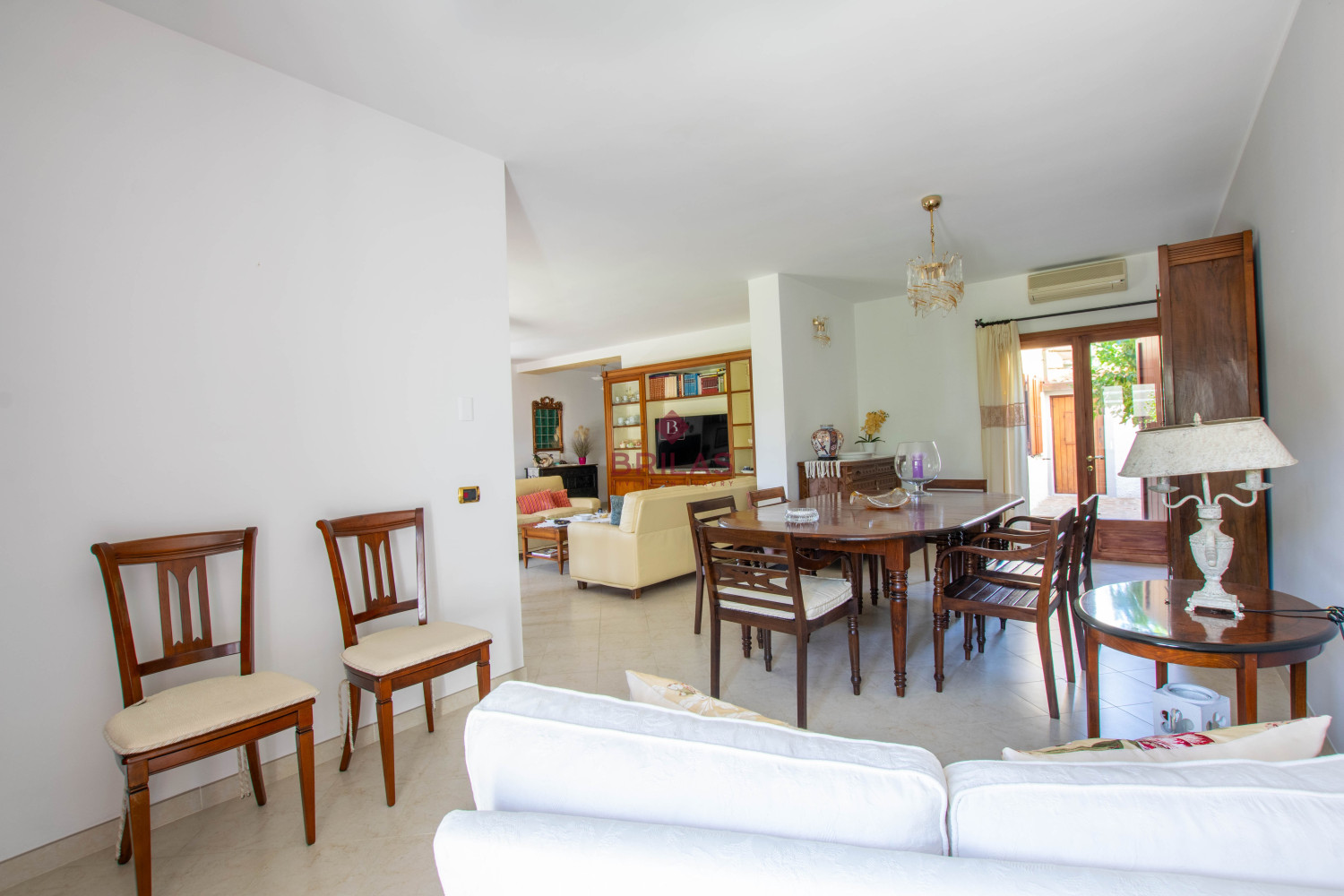 Villa Indipendente a Olbia: Un\'oasi di tranquillità e spazio