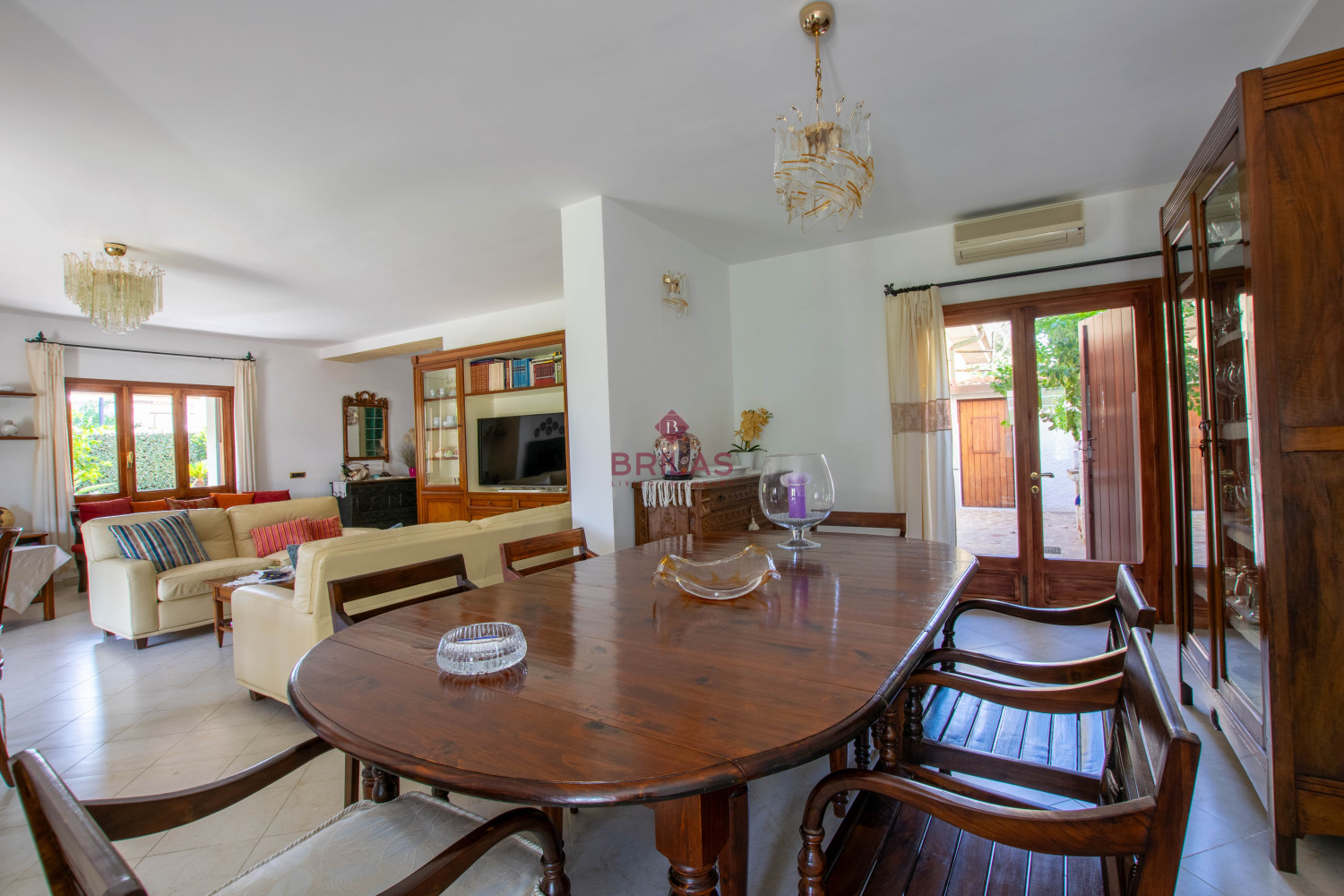 Villa Indipendente a Olbia: Un\'oasi di tranquillità e spazio