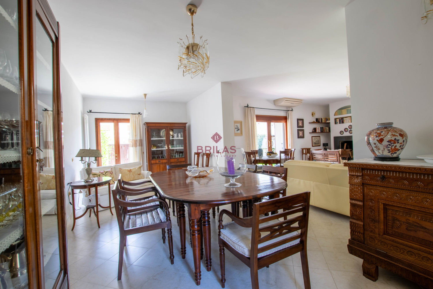 Villa Indipendente a Olbia: Un\'oasi di tranquillità e spazio