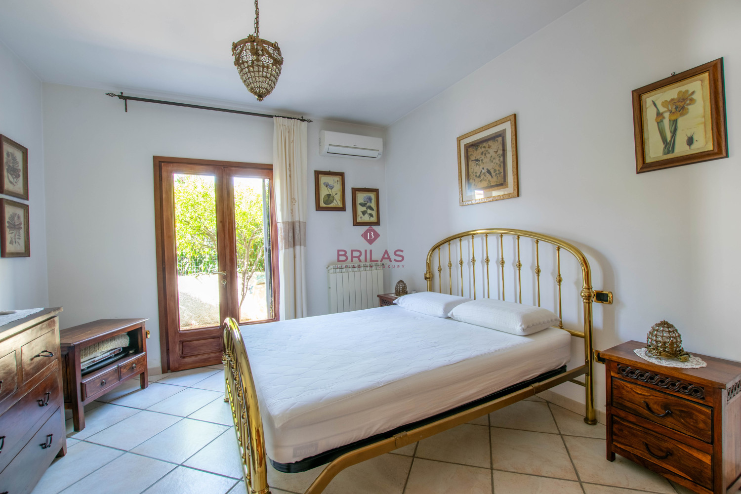 Villa Indipendente a Olbia: Un\'oasi di tranquillità e spazio