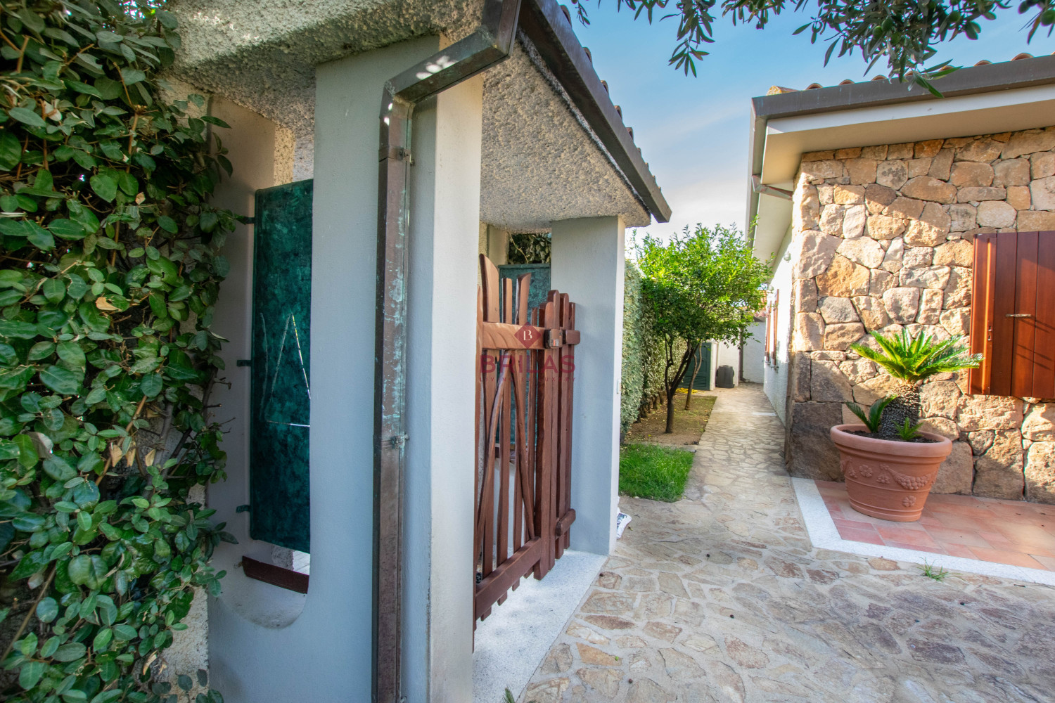 Villa Indipendente a Olbia: Un\'oasi di tranquillità e spazio