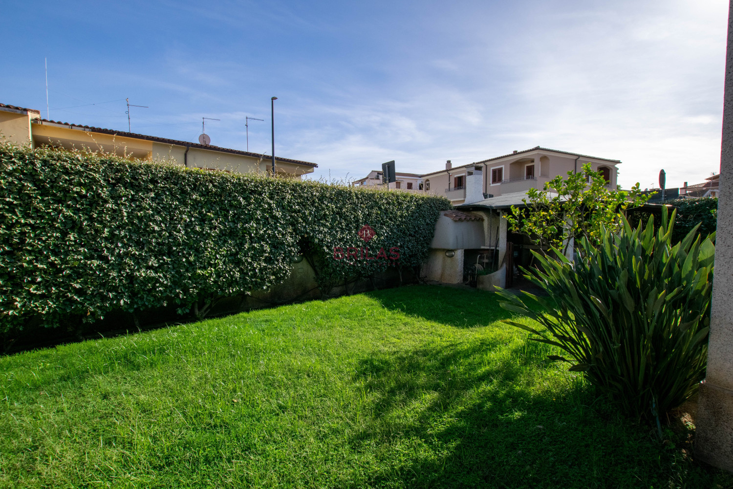 Villa Indipendente a Olbia: Un\'oasi di tranquillità e spazio