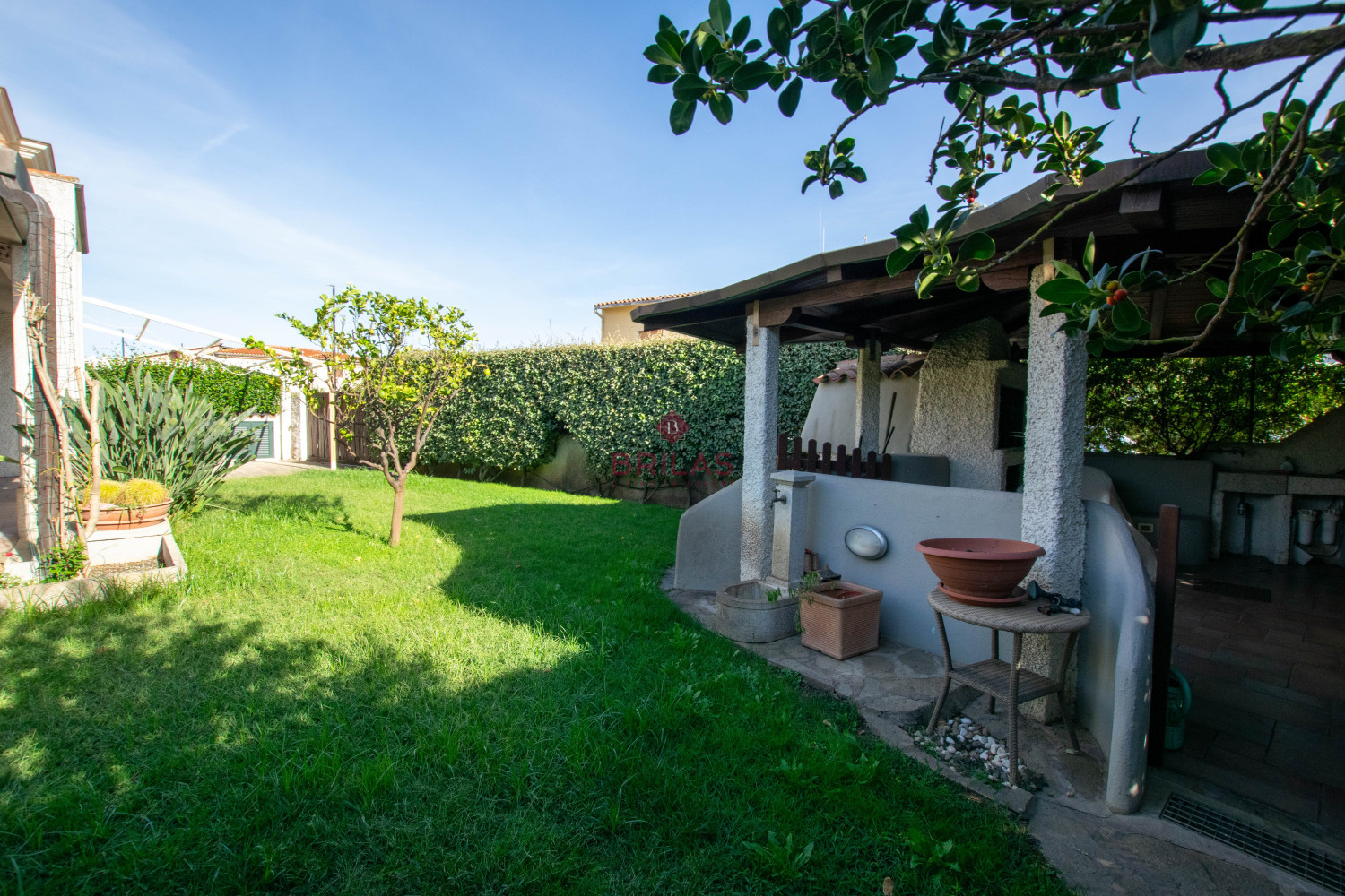 Villa Indipendente a Olbia: Un\'oasi di tranquillità e spazio