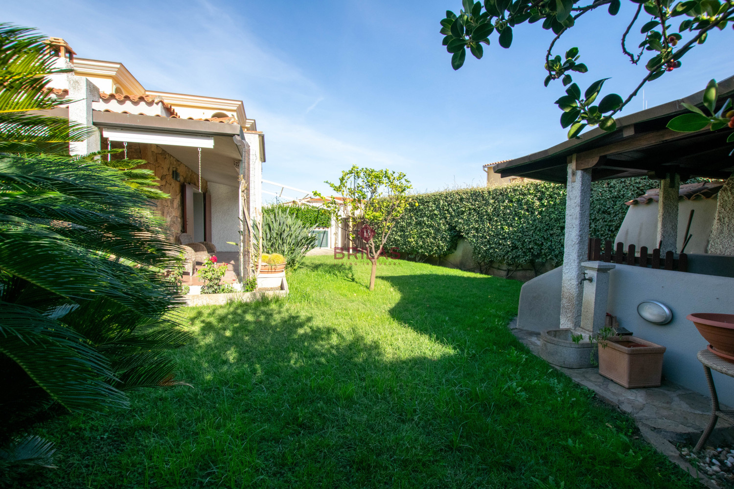 Villa Indipendente a Olbia: Un\'oasi di tranquillità e spazio