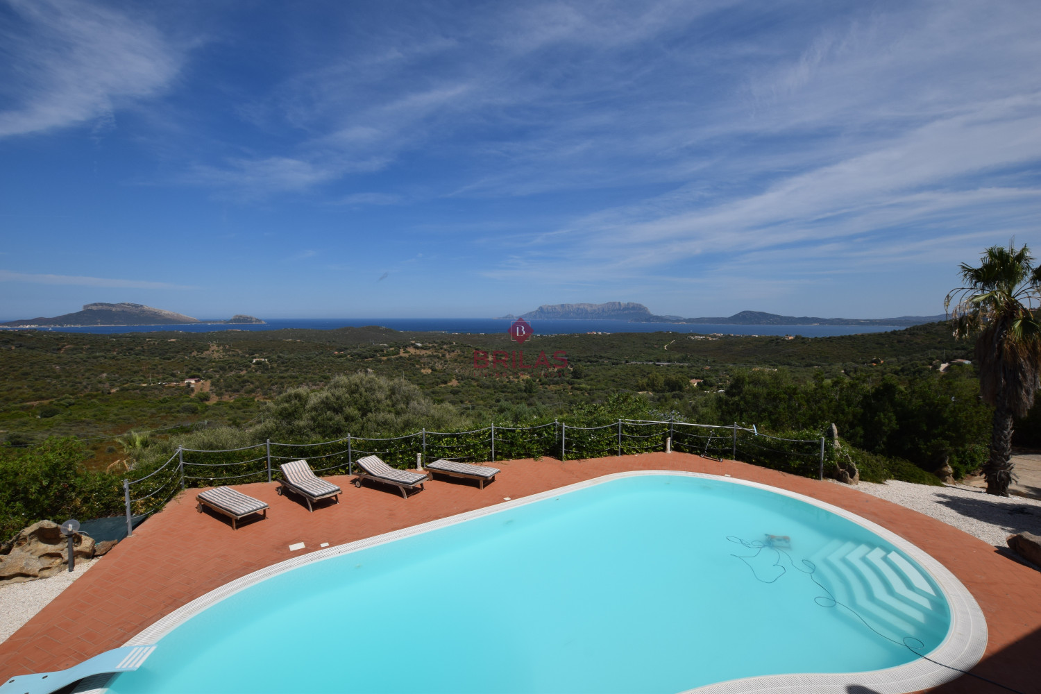 Villa with swimming pool with seaview in Suiles
