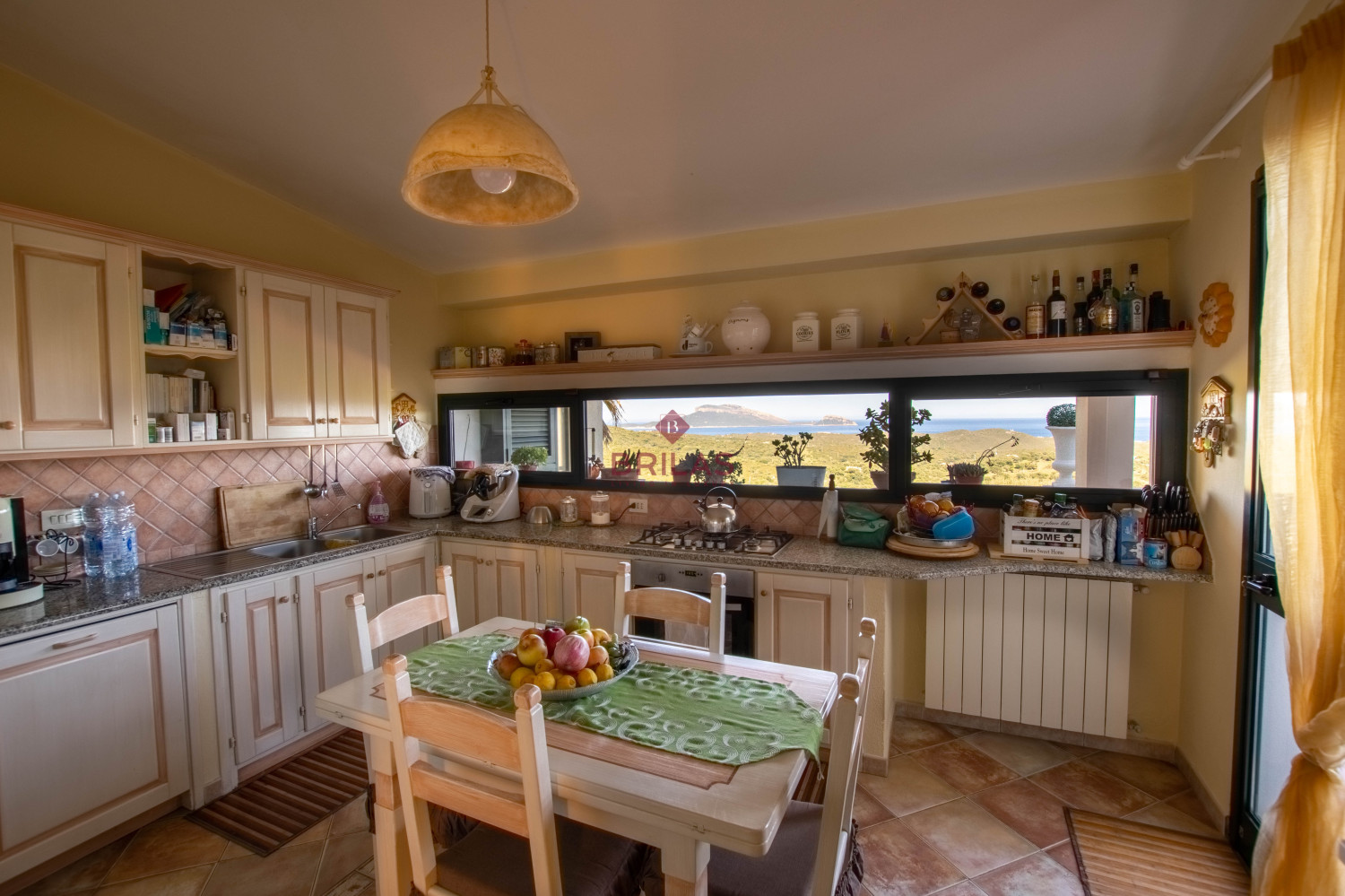 Villa with swimming pool with seaview in Suiles