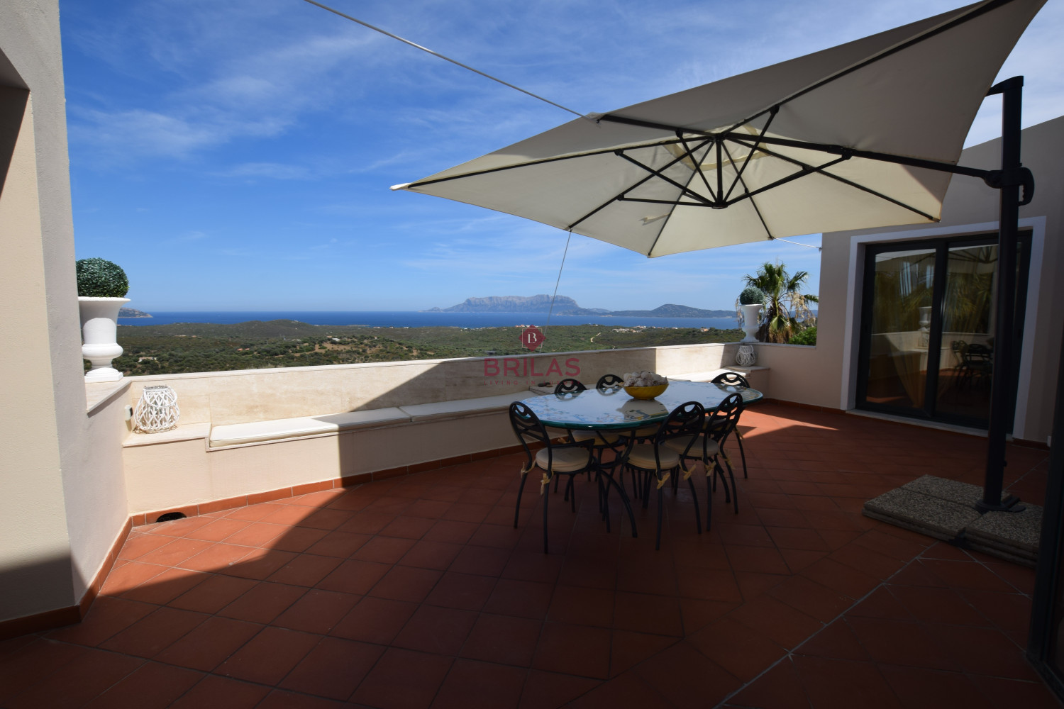 Villa with swimming pool with seaview in Suiles