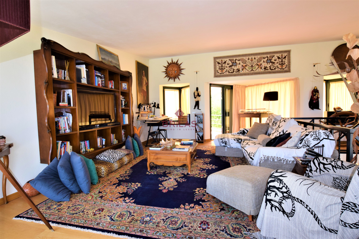 Villa with swimming pool with seaview in Suiles