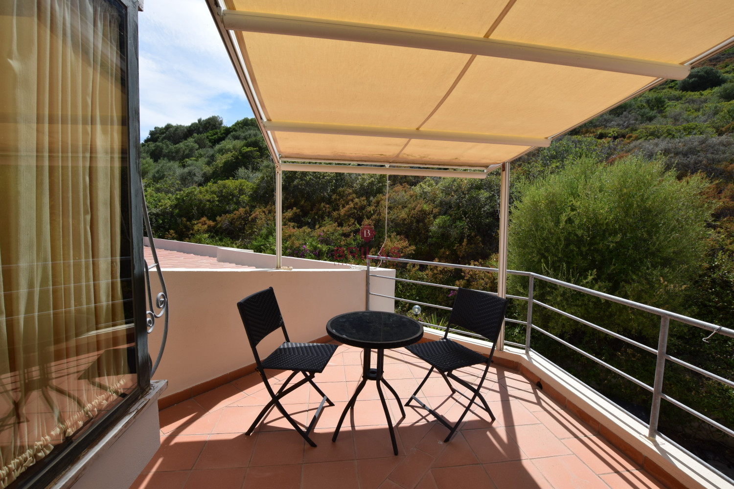 Villa with swimming pool with seaview in Suiles