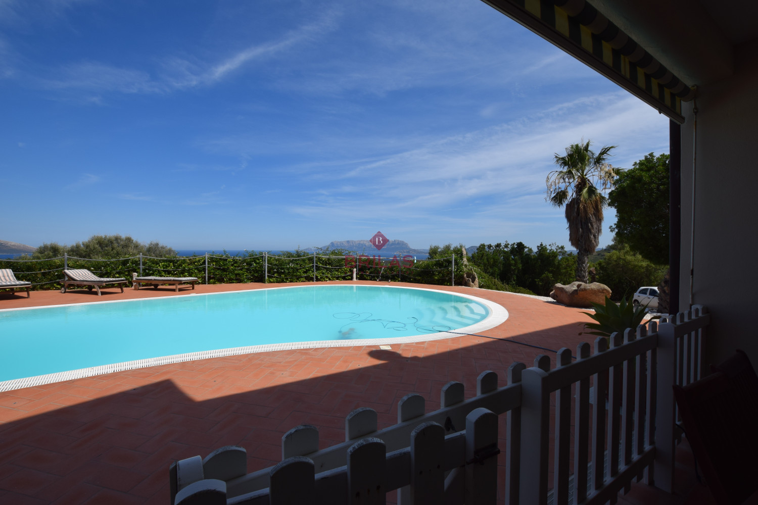 Villa with swimming pool with seaview in Suiles