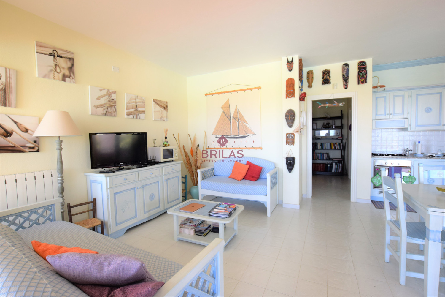 Villa with swimming pool with seaview in Suiles