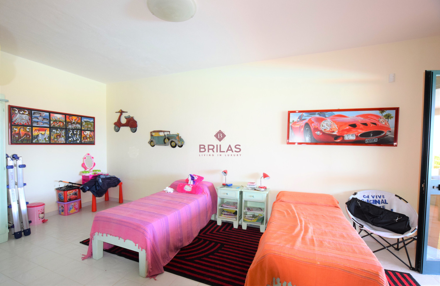 Villa with swimming pool with seaview in Suiles