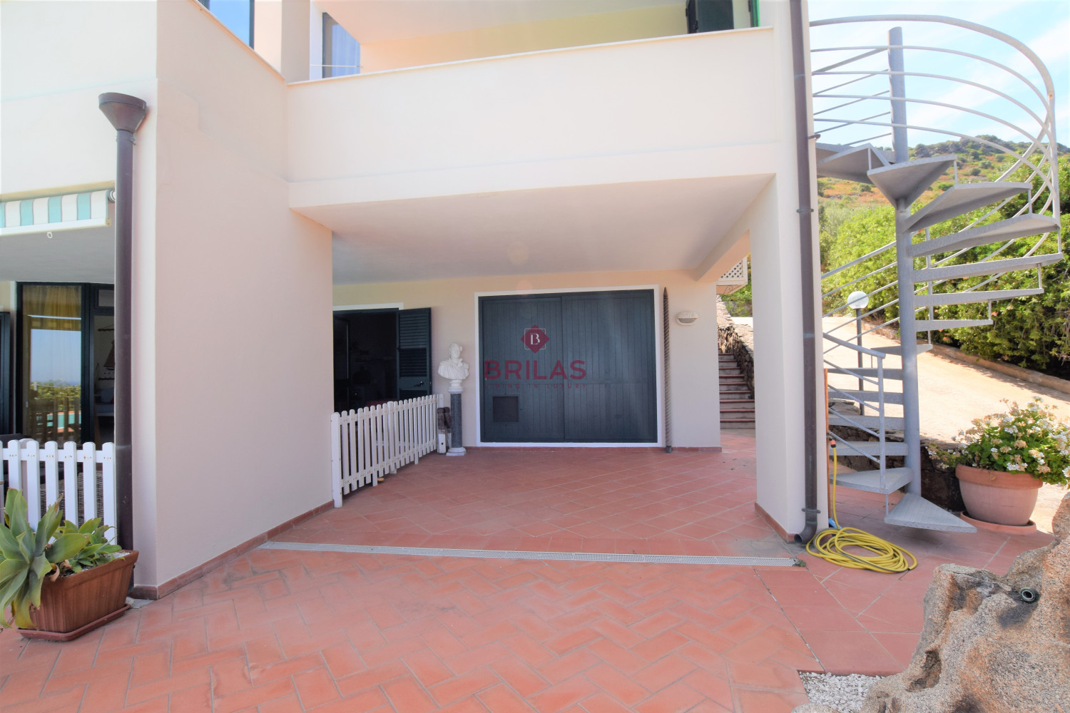 Villa with swimming pool with seaview in Suiles