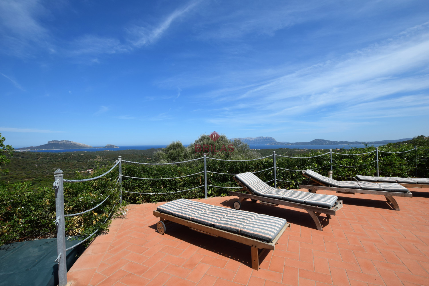 Villa with swimming pool with seaview in Suiles