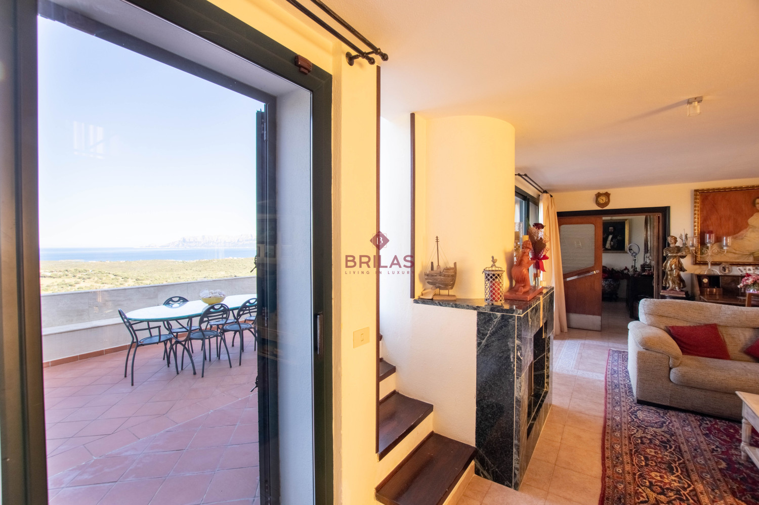 Villa with swimming pool with seaview in Suiles