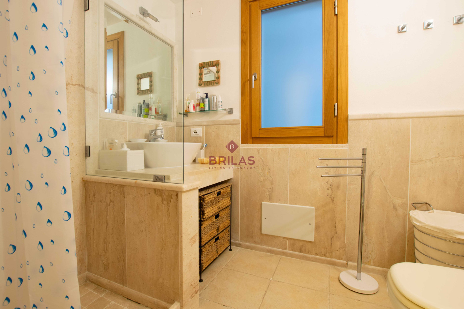 Elegante villa con piscina a Is Molas