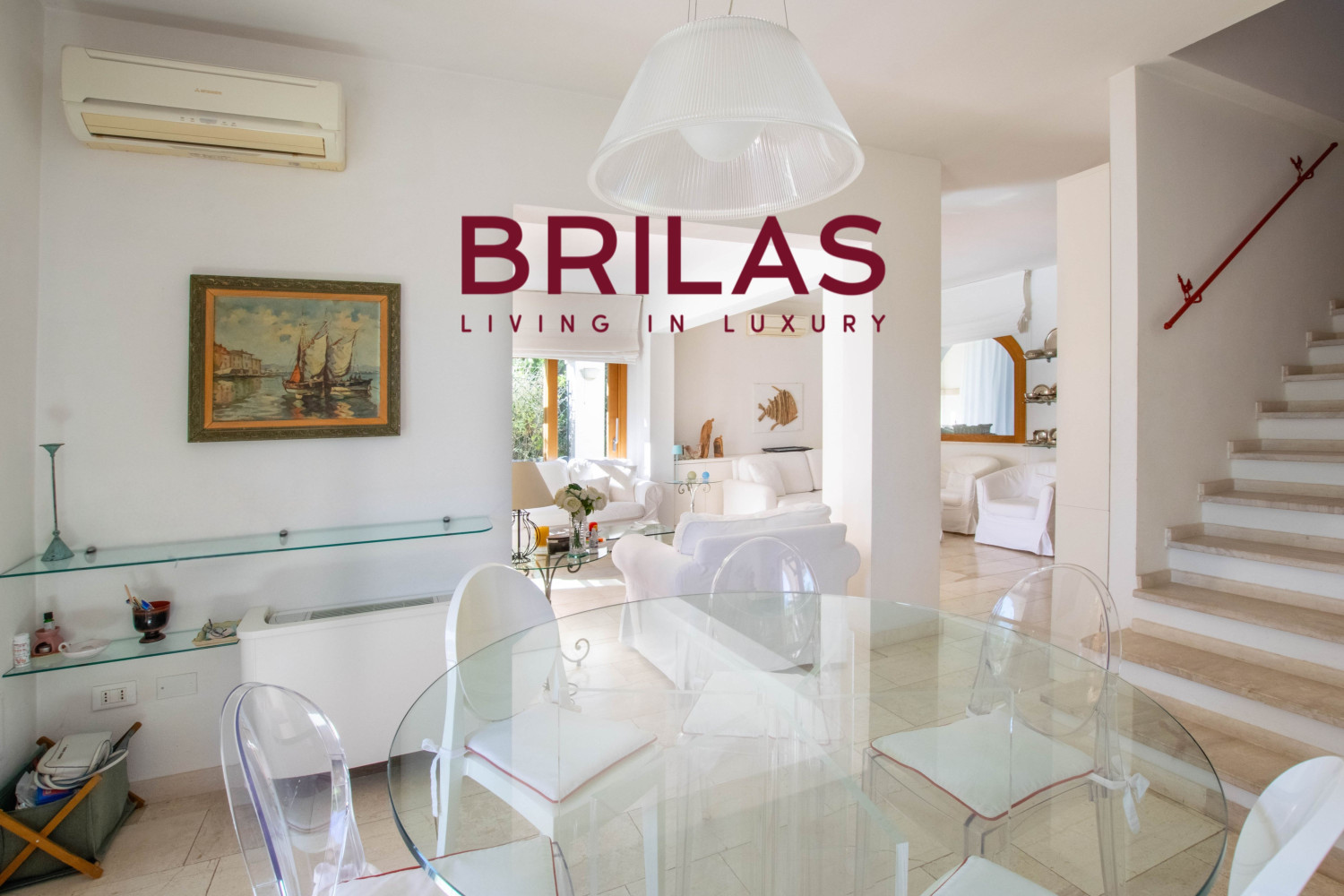 Elegante villa con piscina a Is Molas