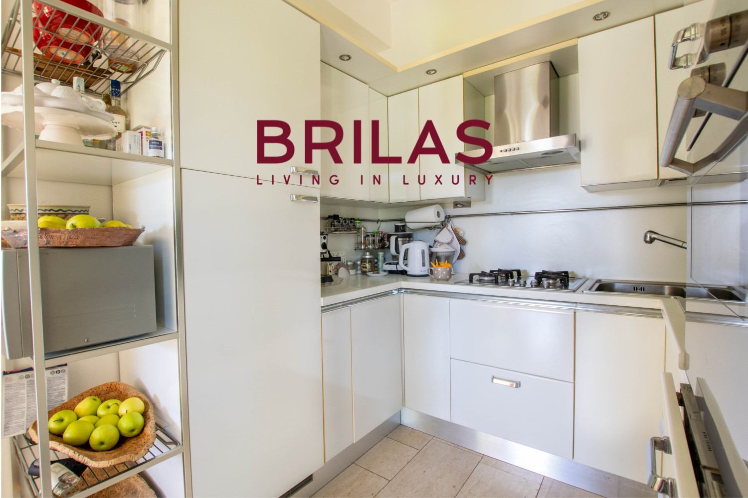 Elegante villa con piscina a Is Molas