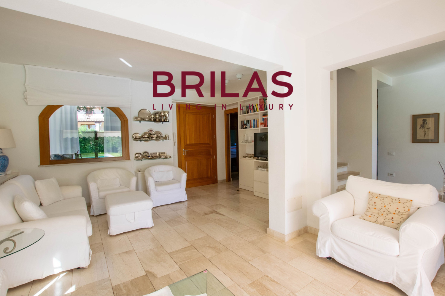 Elegante villa con piscina a Is Molas