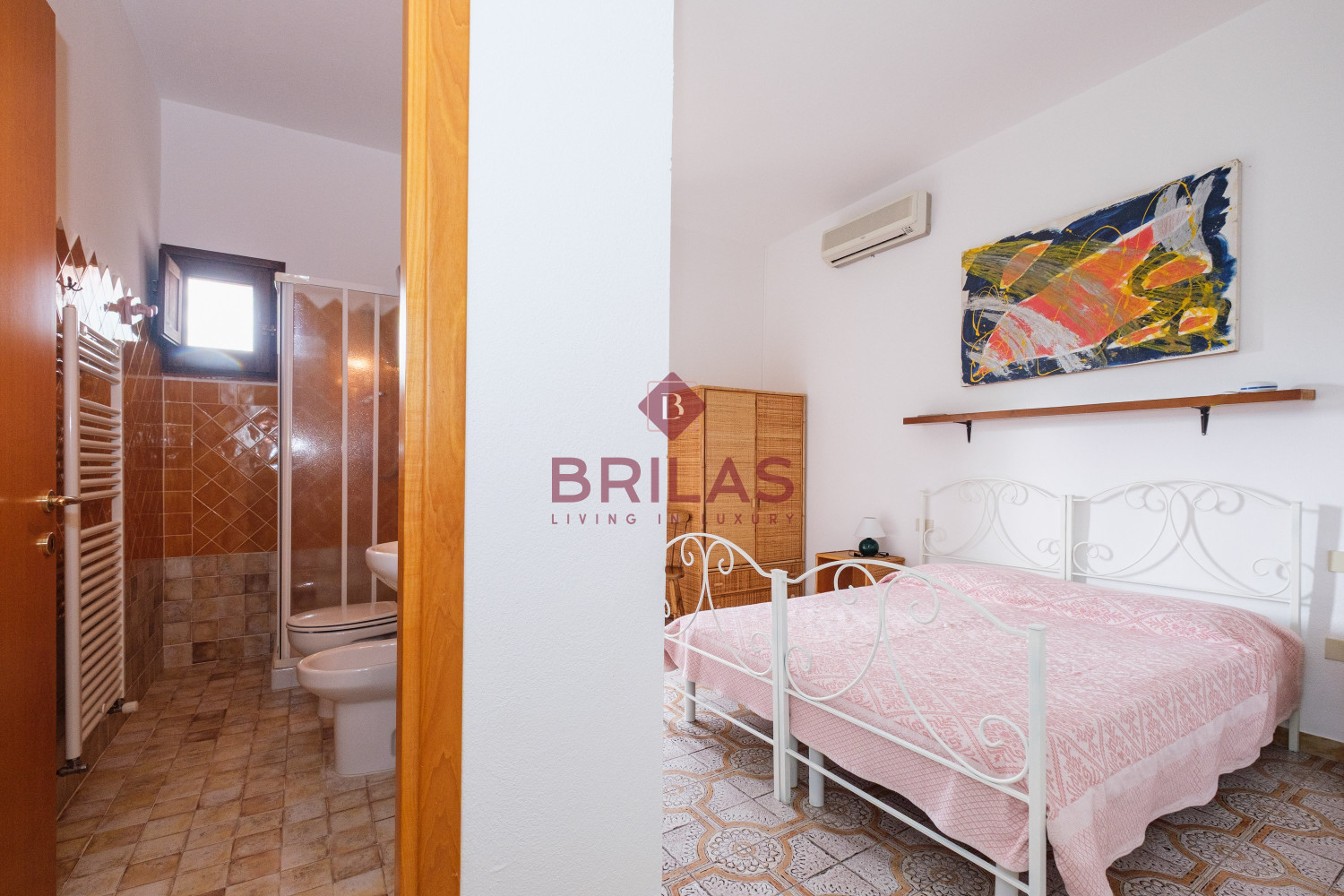 Villa rustica con vigna e uliveto