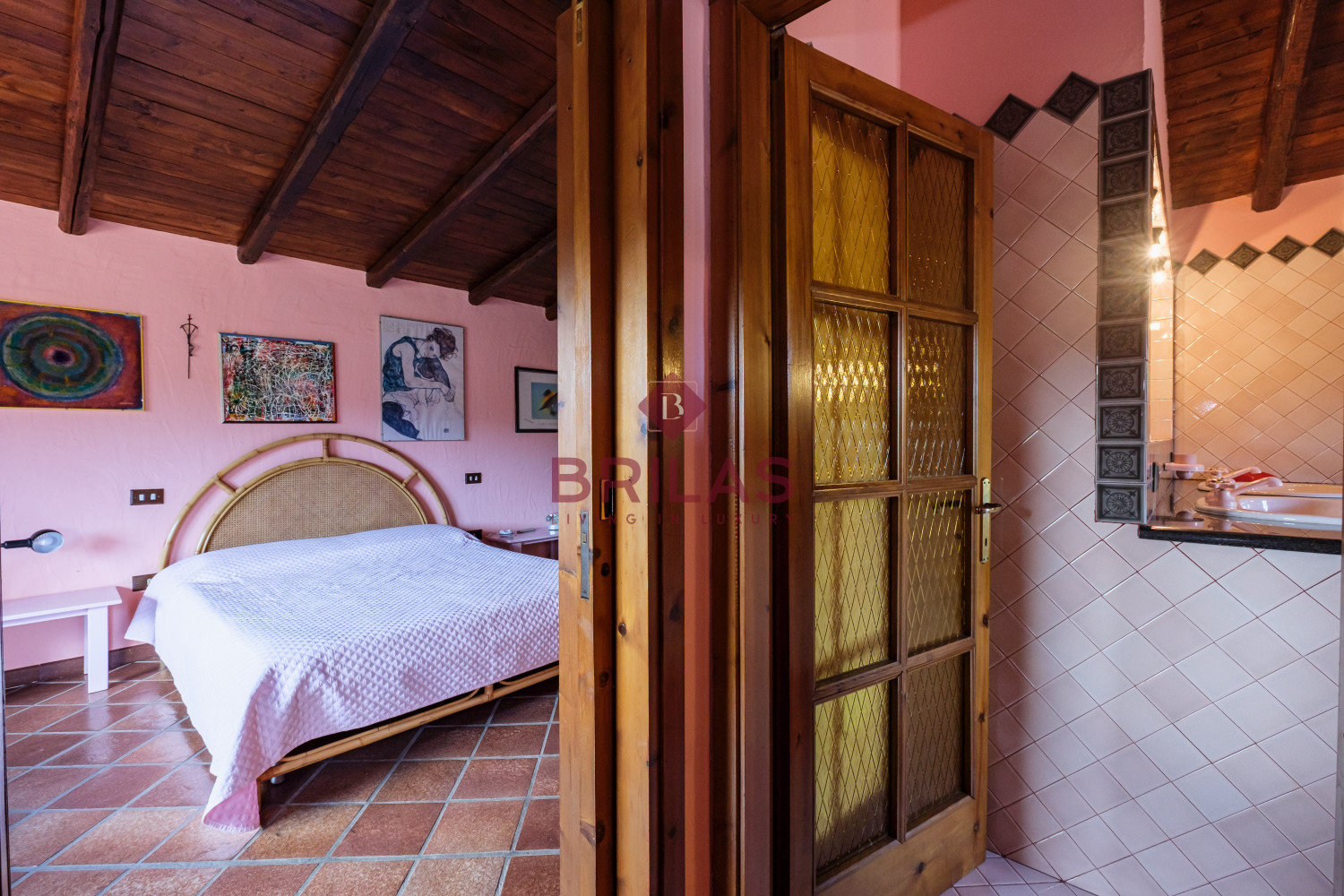 Villa rustica con vigna e uliveto