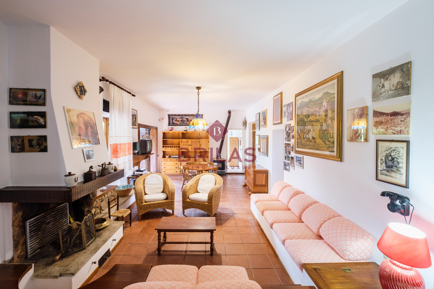 Villa rustica con vigna e uliveto