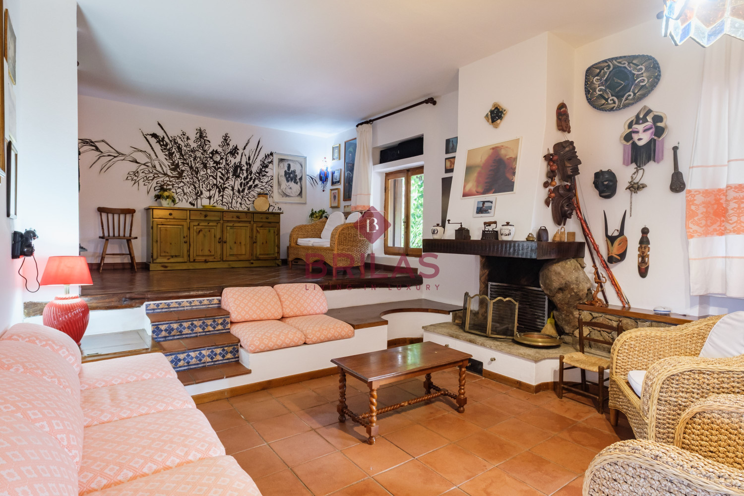 Villa rustica con vigna e uliveto