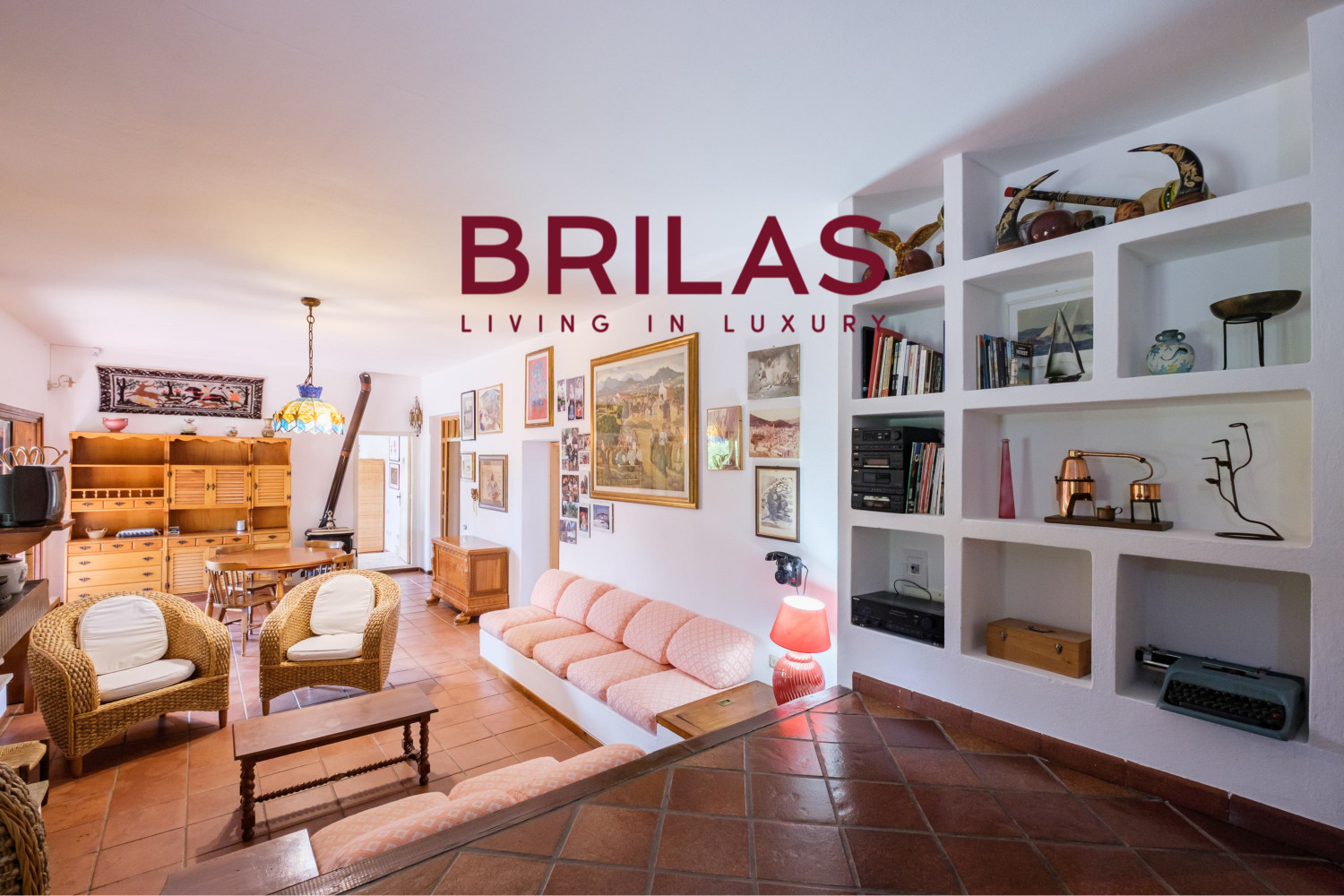 Villa rustica con vigna e uliveto