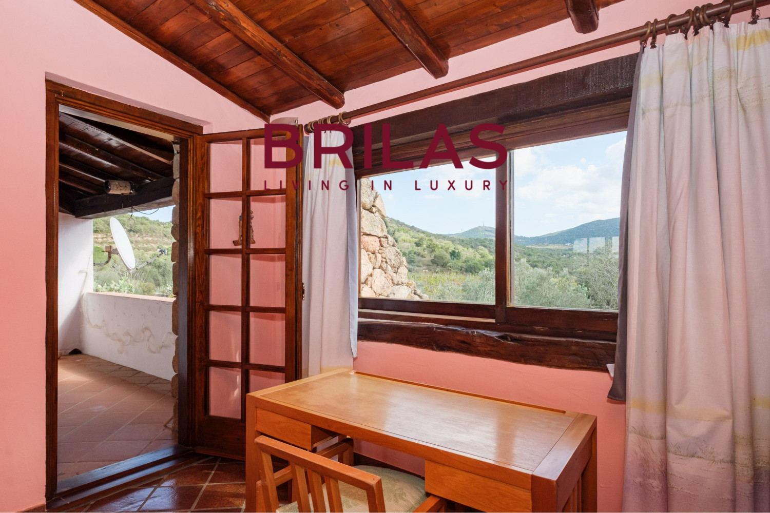 Villa rustica con vigna e uliveto