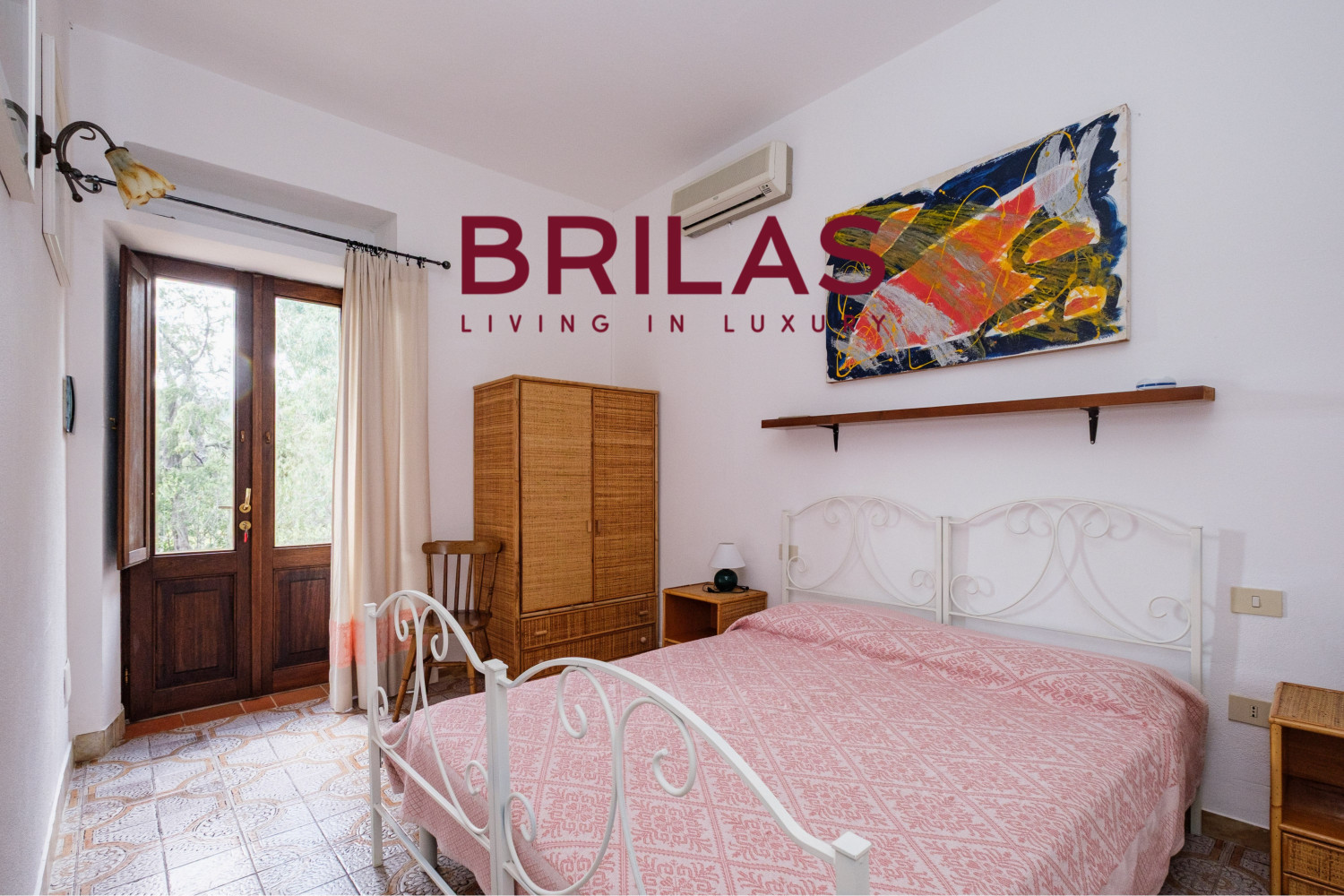 Villa rustica con vigna e uliveto