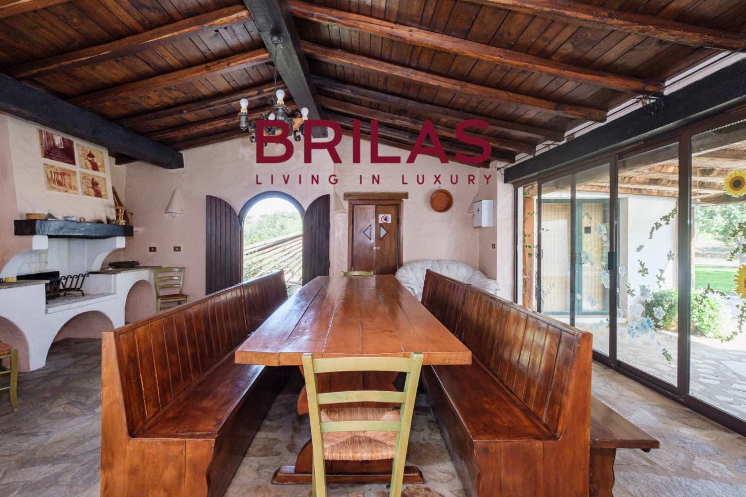 Villa rustica con vigna e uliveto