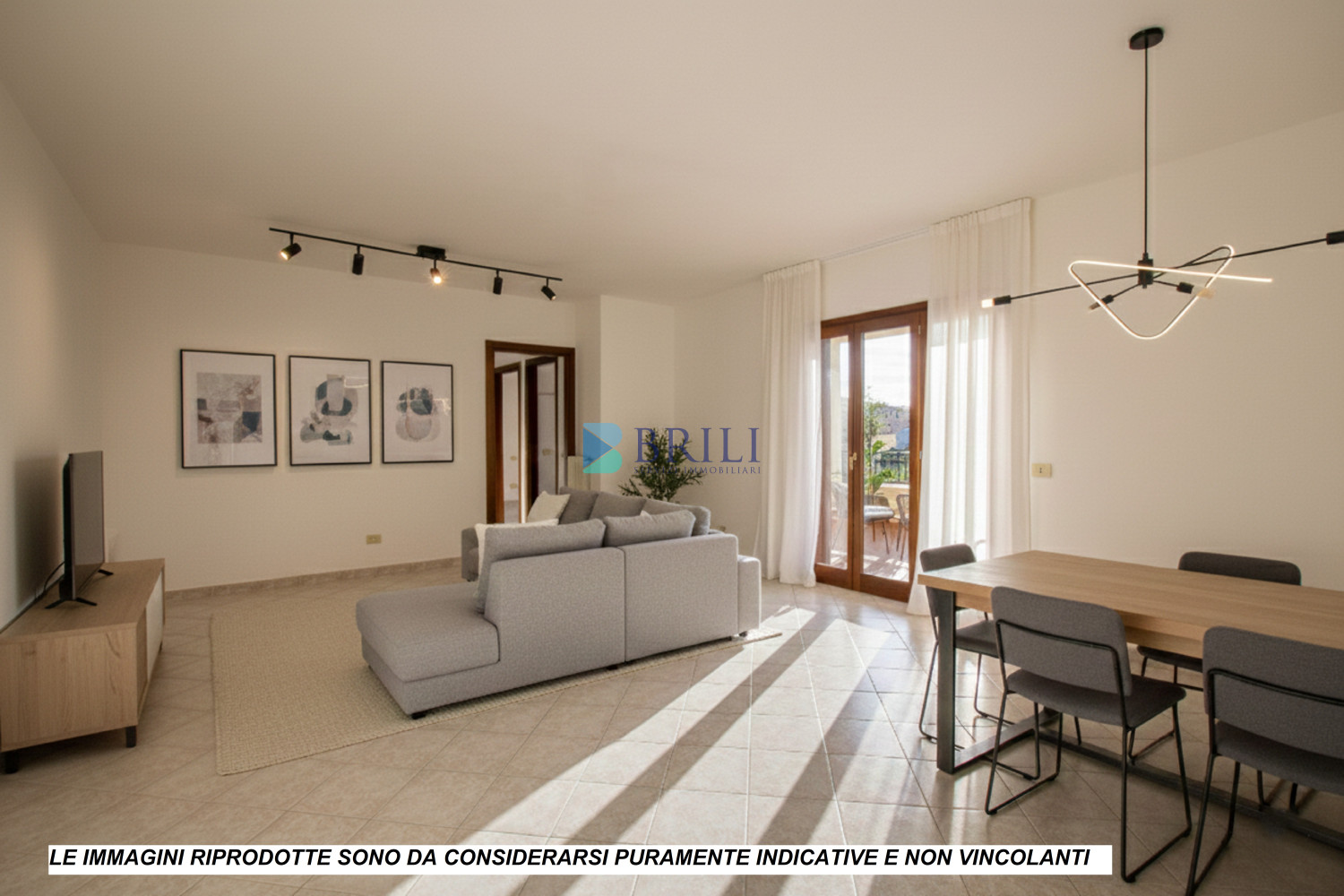Olbia, Bright Two-Bedroom Apartment with 35 sqm Veranda