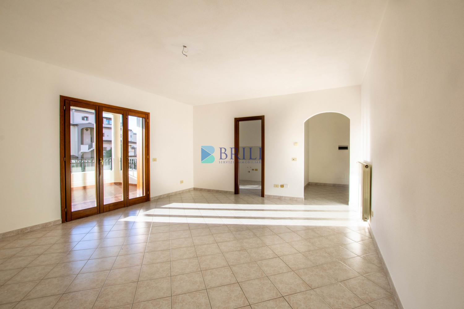 Olbia, Bright Two-Bedroom Apartment with 35 sqm Veranda