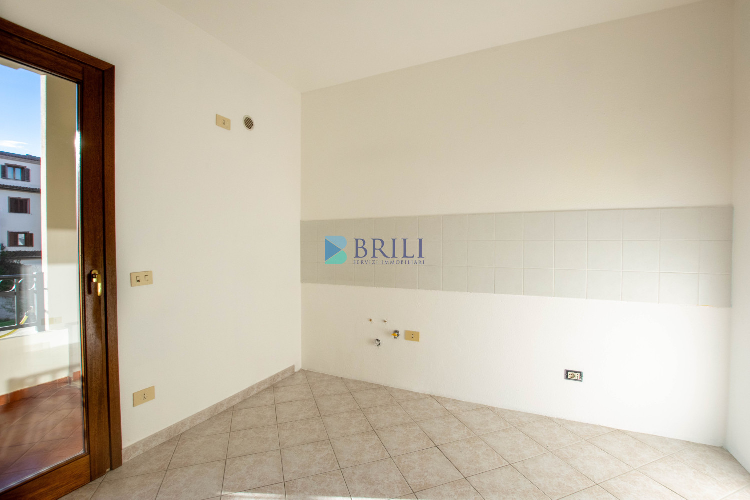 Olbia, Bright Two-Bedroom Apartment with 35 sqm Veranda