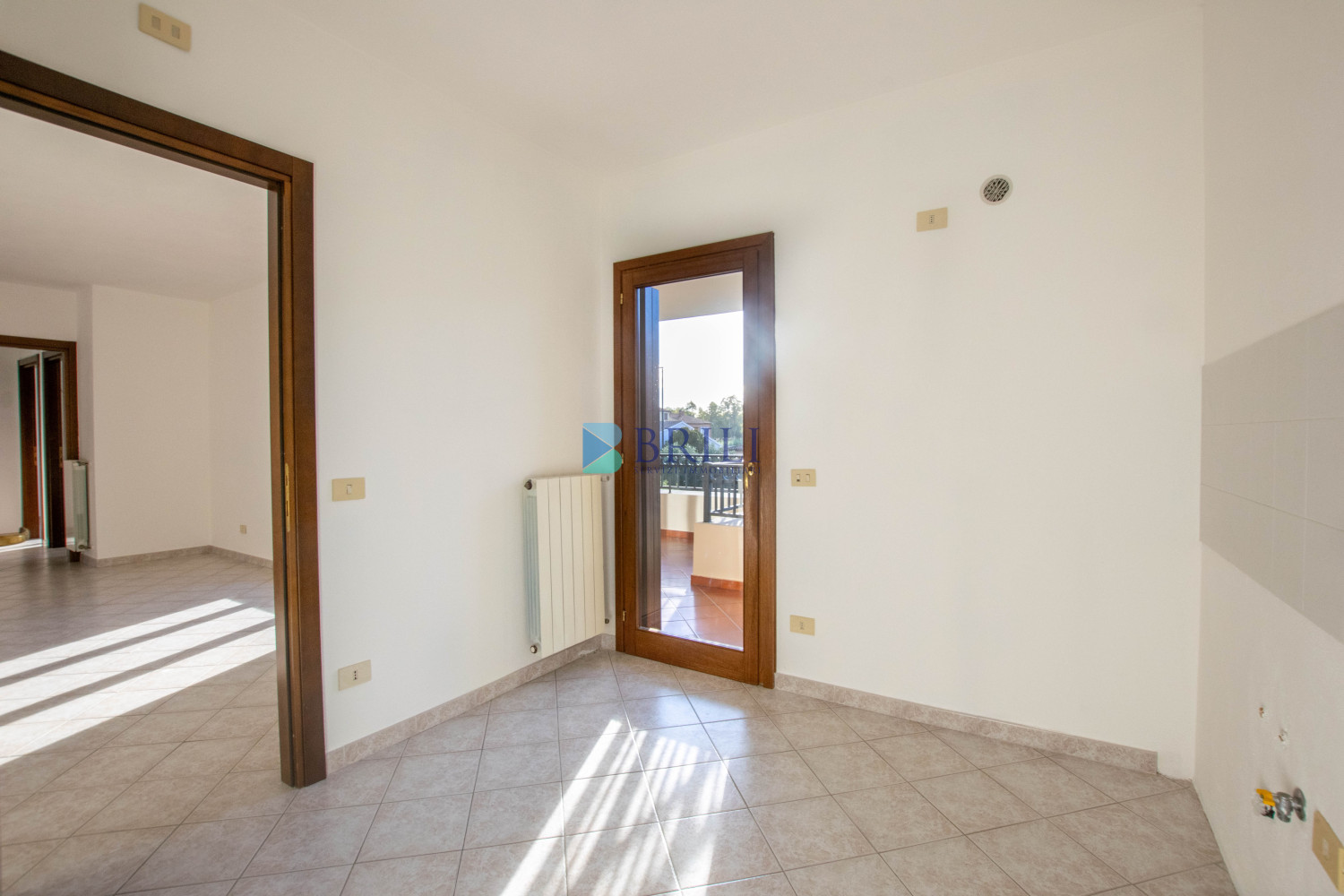Olbia, Bright Two-Bedroom Apartment with 35 sqm Veranda