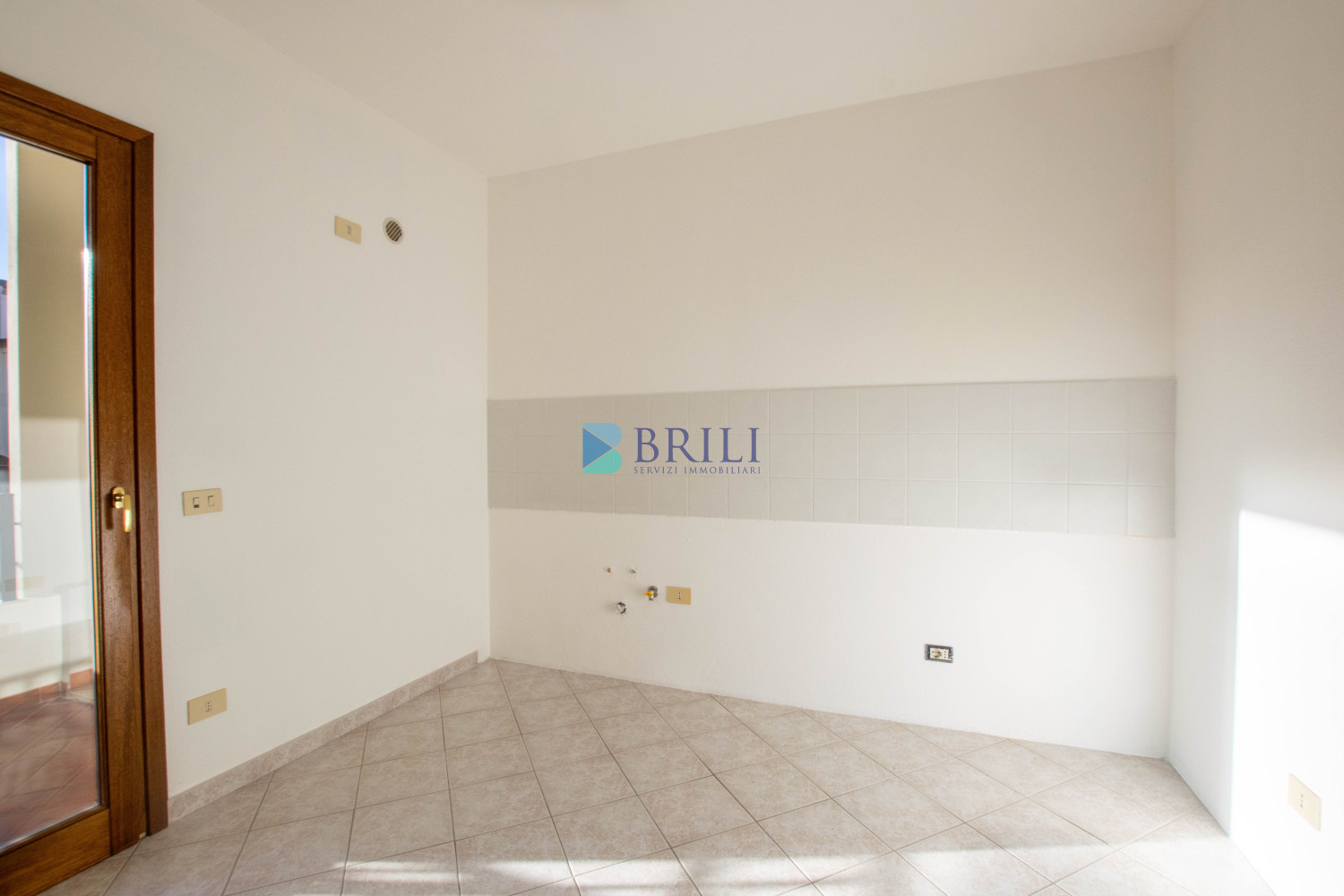Olbia, Bright Two-Bedroom Apartment with 35 sqm Veranda