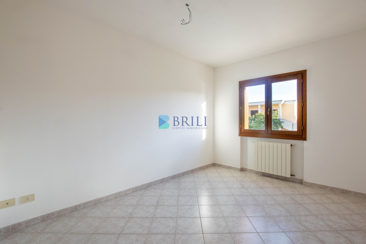 Olbia, Bright Two-Bedroom Apartment with 35 sqm Veranda