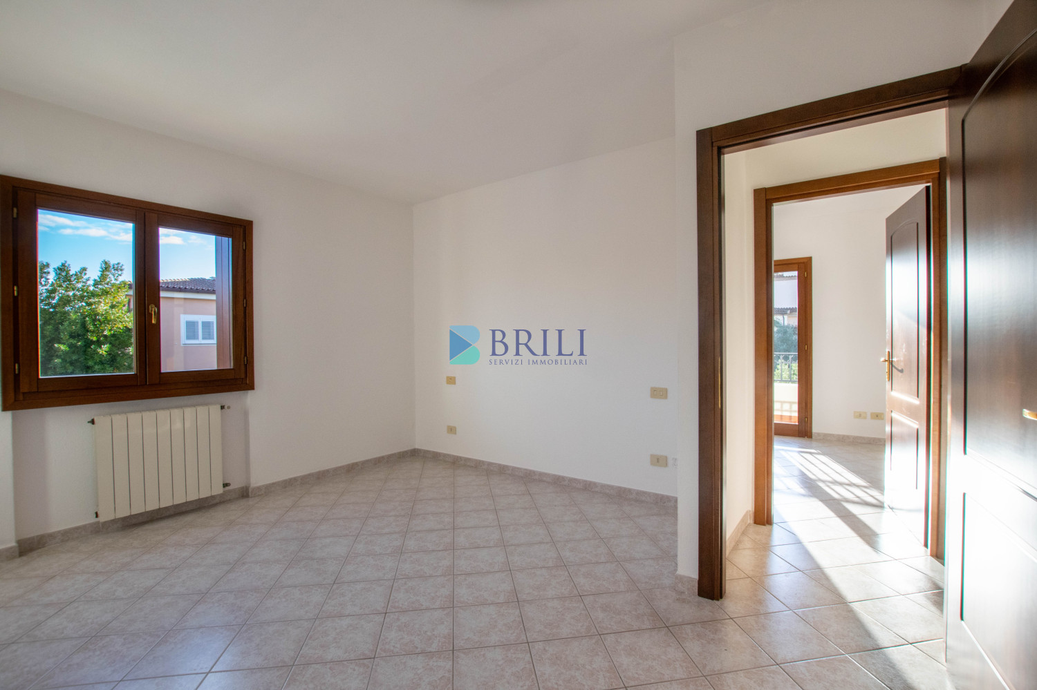 Olbia, Bright Two-Bedroom Apartment with 35 sqm Veranda
