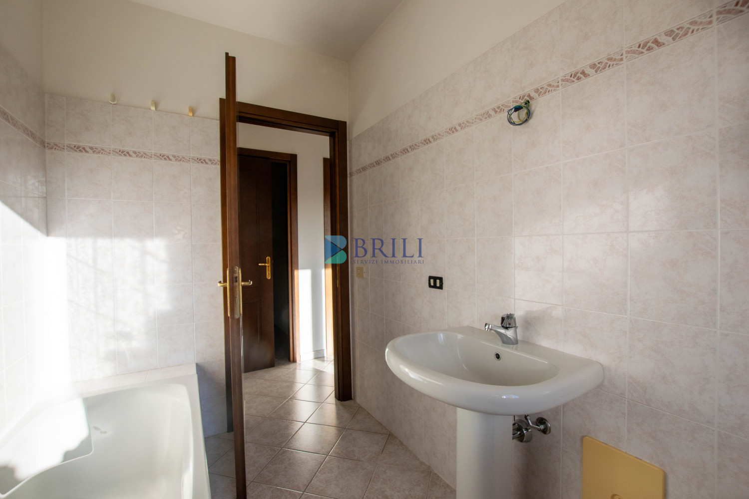 Olbia, Bright Two-Bedroom Apartment with 35 sqm Veranda