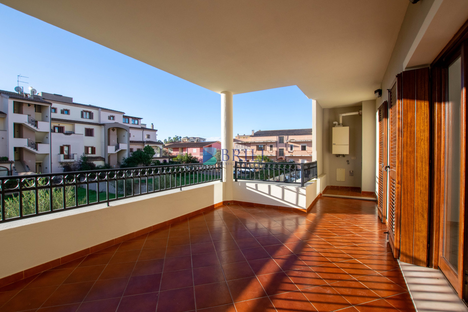 Olbia, Bright Two-Bedroom Apartment with 35 sqm Veranda