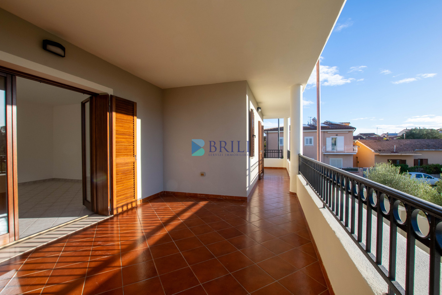 Olbia, Bright Two-Bedroom Apartment with 35 sqm Veranda