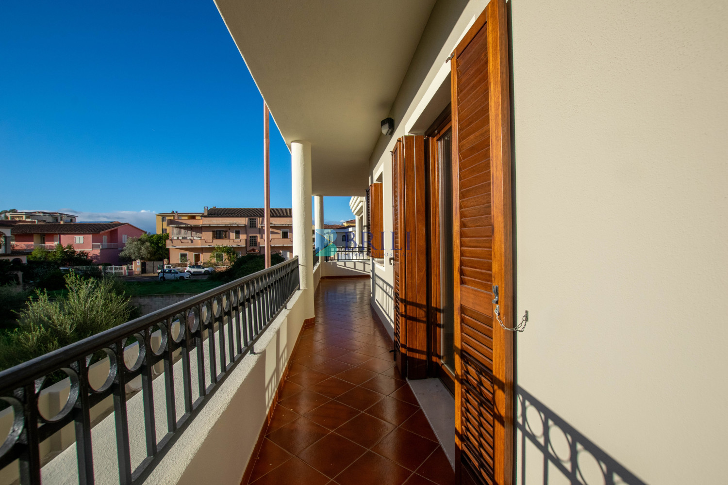 Olbia, Bright Two-Bedroom Apartment with 35 sqm Veranda
