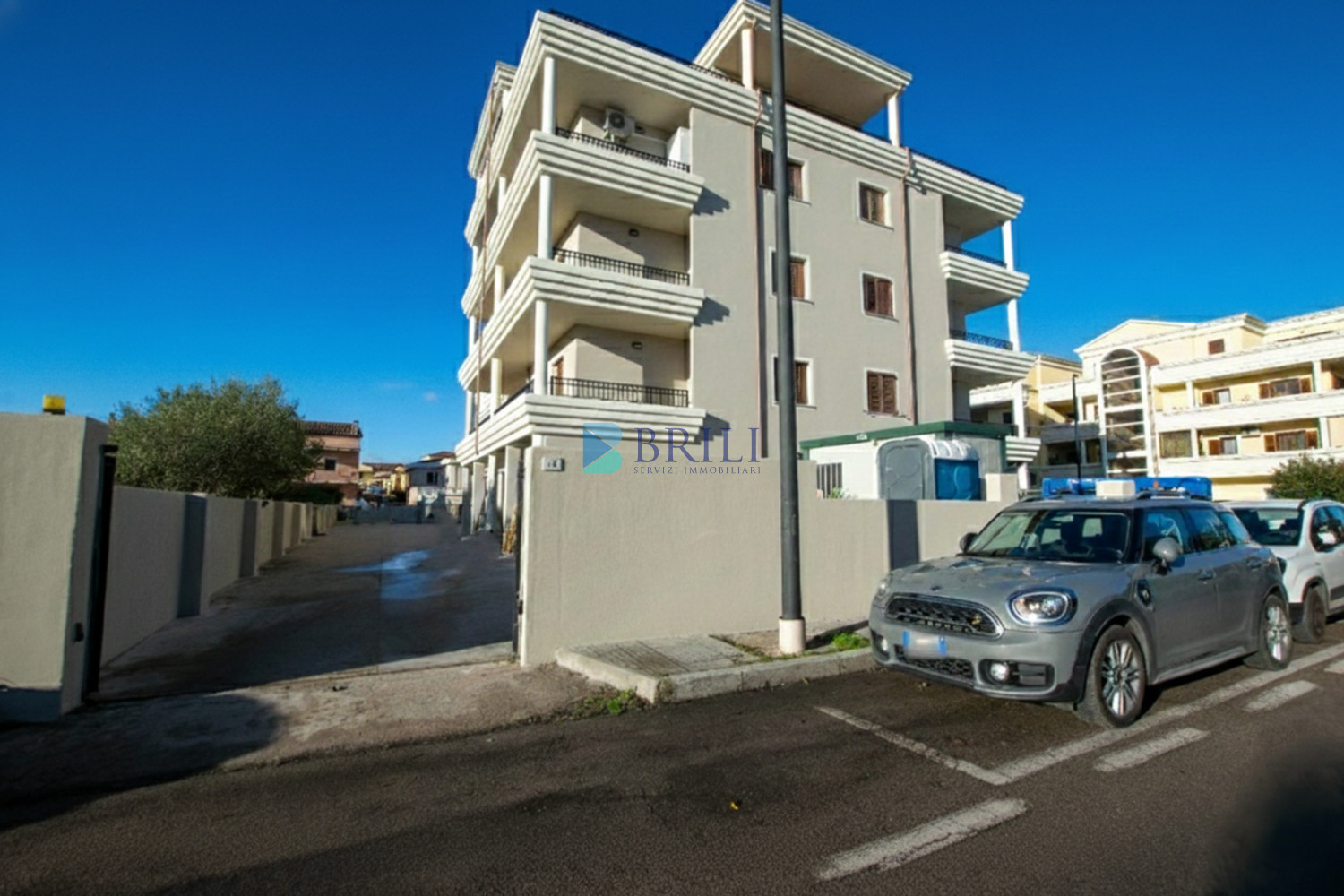 Olbia, Bright Two-Bedroom Apartment with 35 sqm Veranda