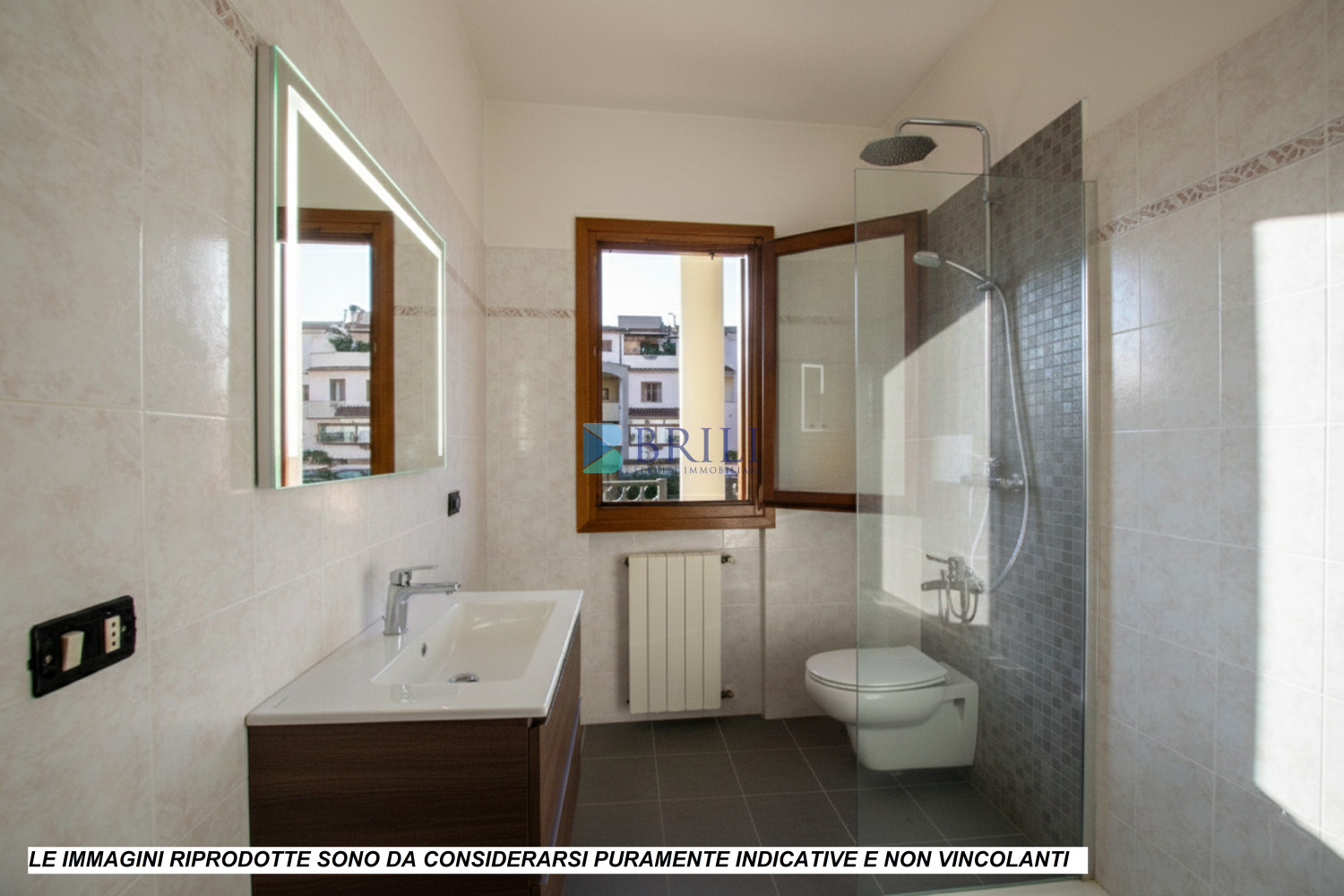 Olbia, Bright Two-Bedroom Apartment with 35 sqm Veranda